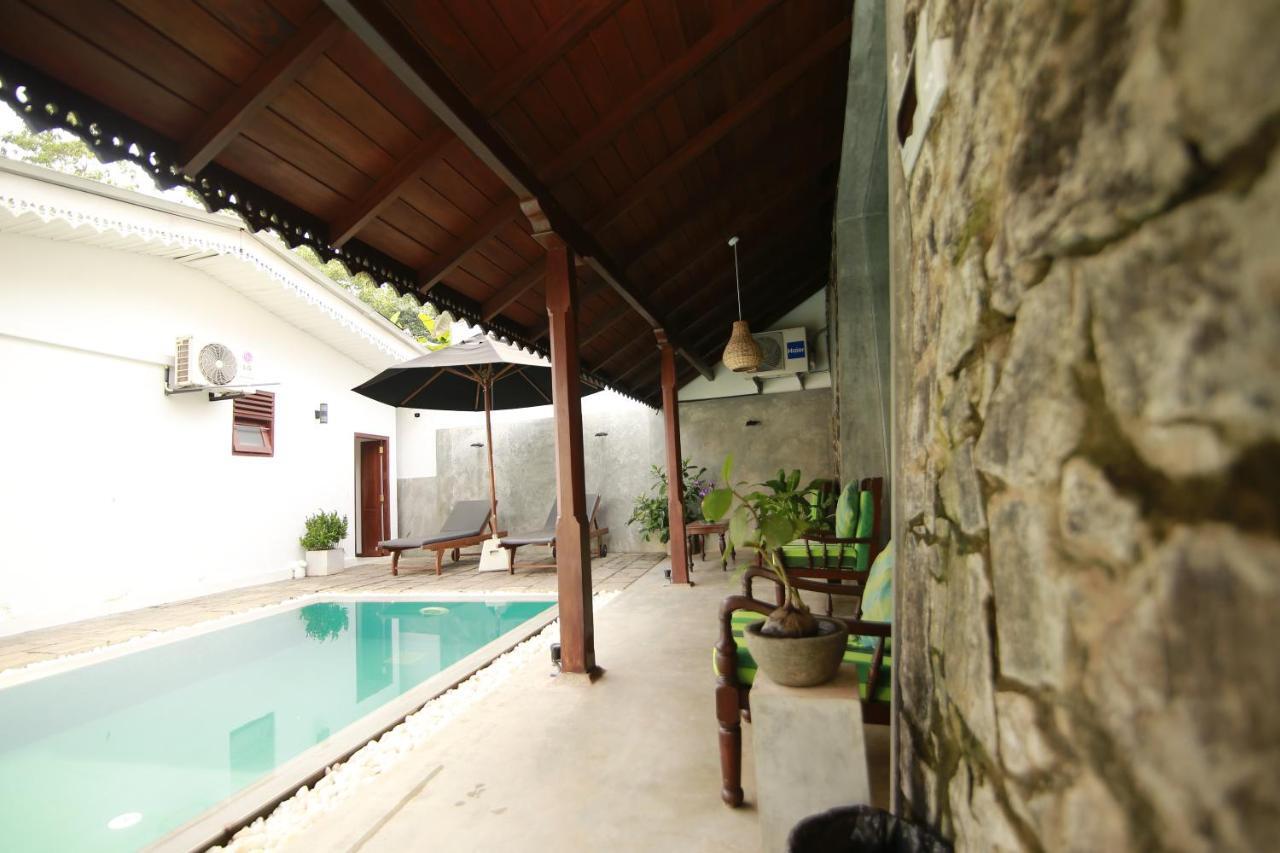 Rock Elephant Villa ヒッカドゥワ エクステリア 写真