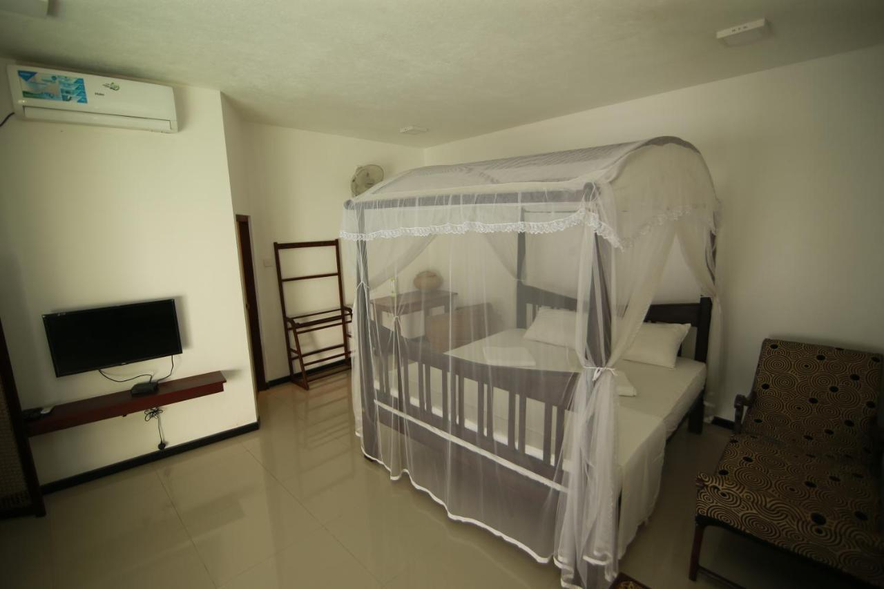 Rock Elephant Villa ヒッカドゥワ エクステリア 写真